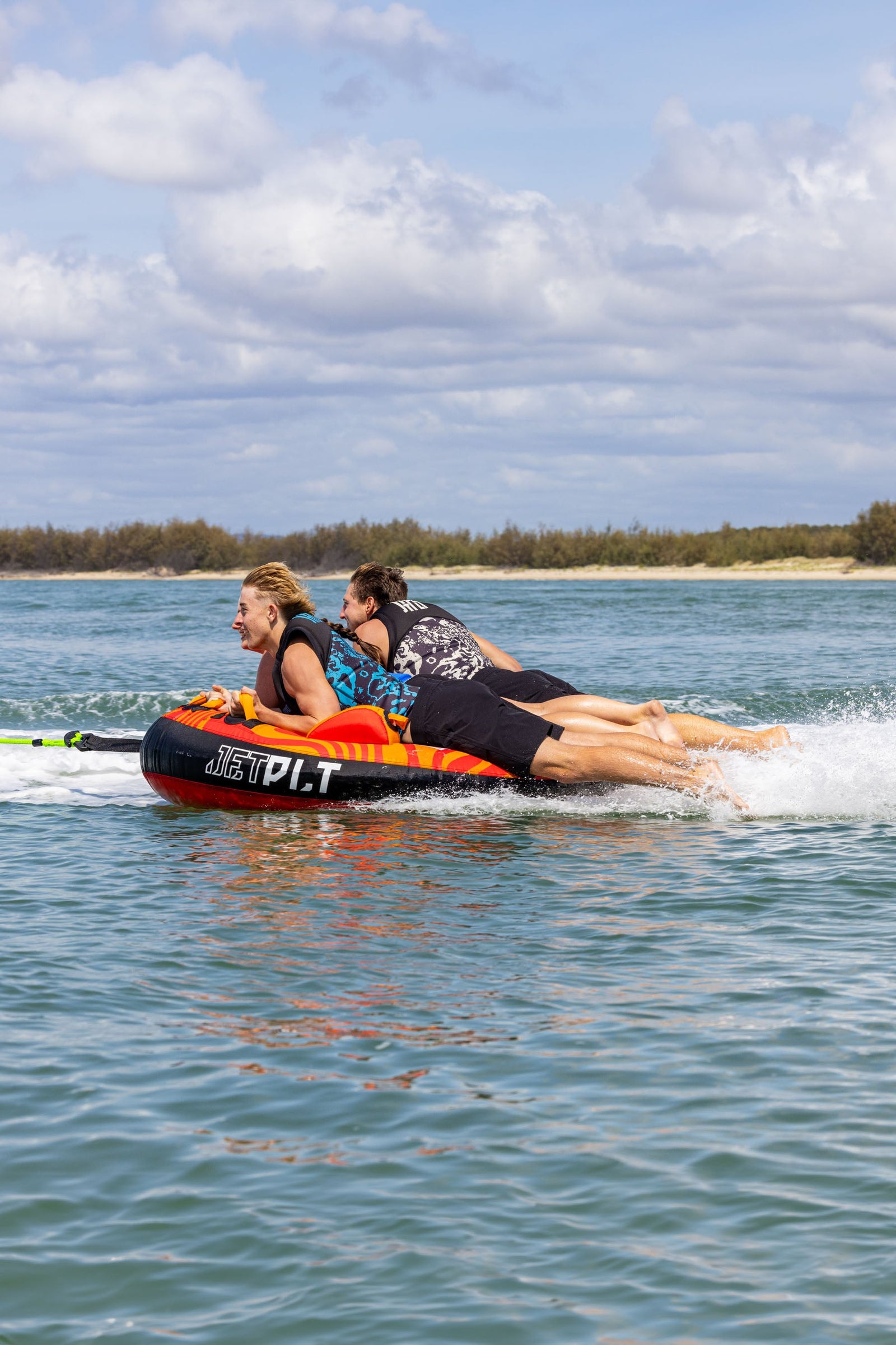 Skimmer 3 Person Towable Tube