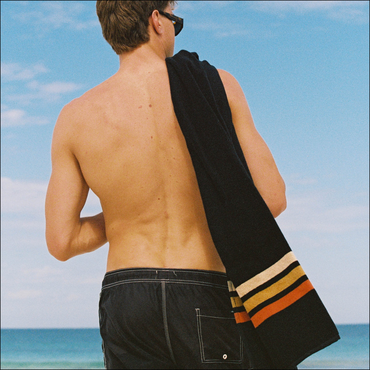 Pontoon Black Black - Image 4