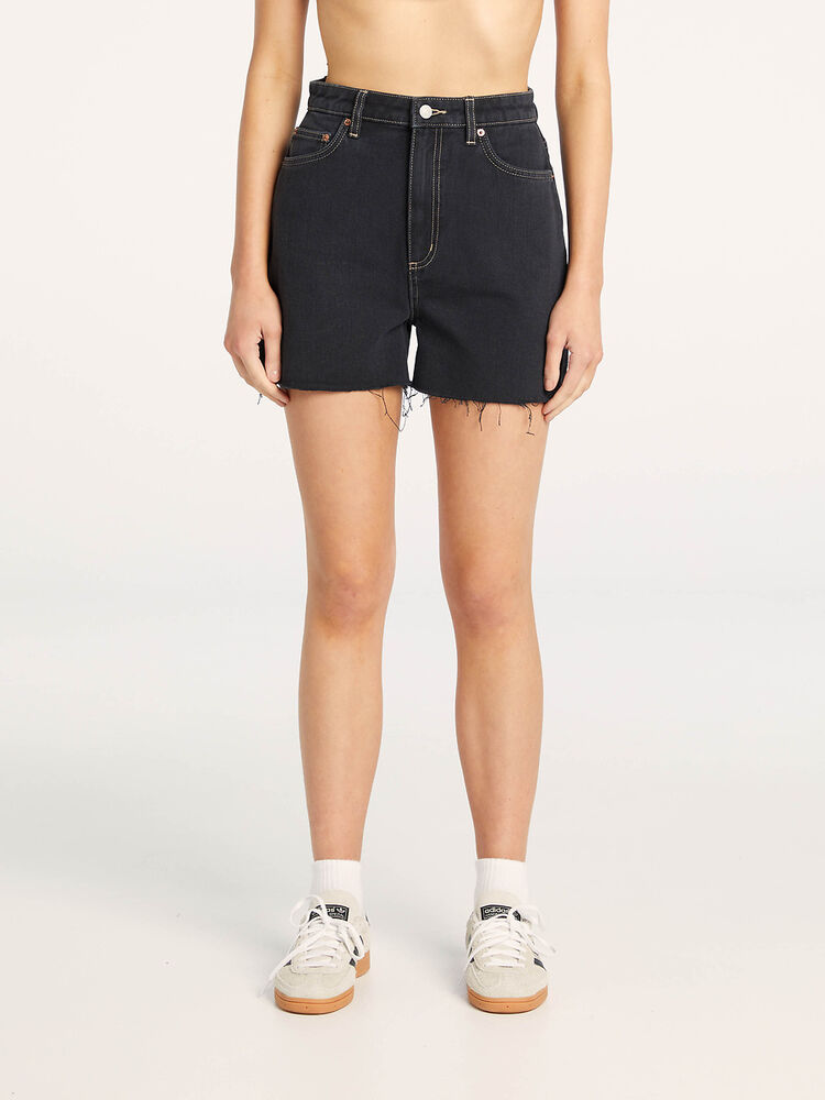 High Relaxed Short