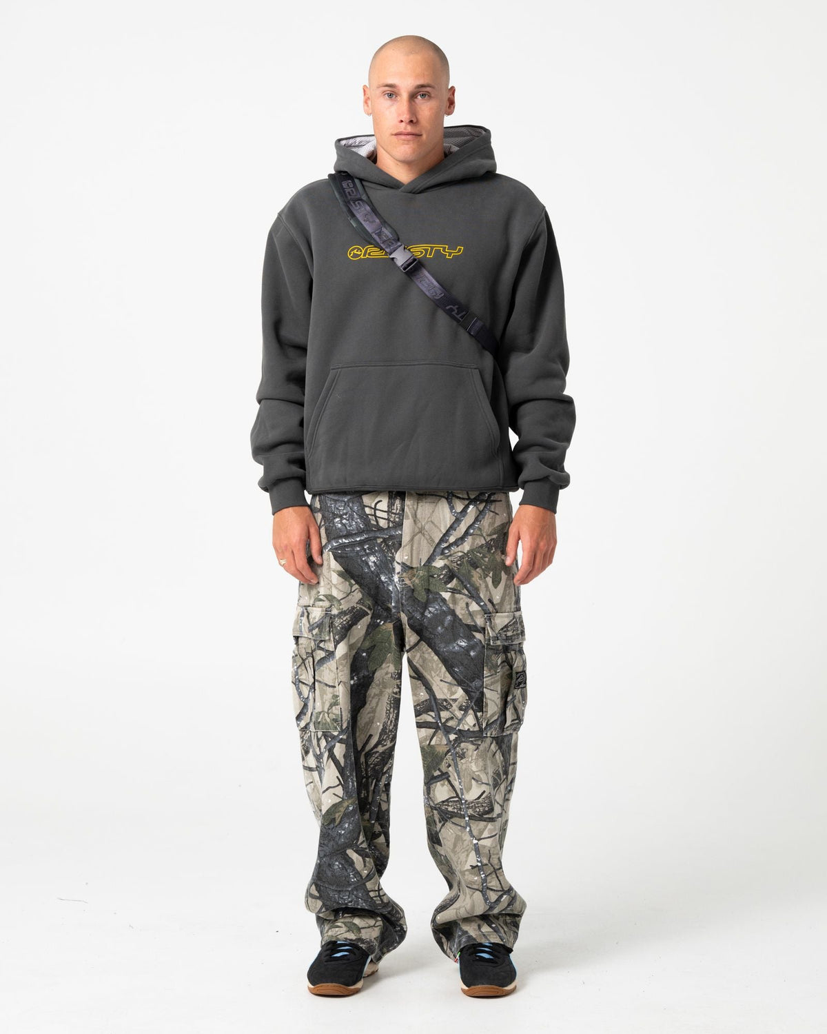 Mens Outliner Fleece Hooded Jumper Carbon - Image 6