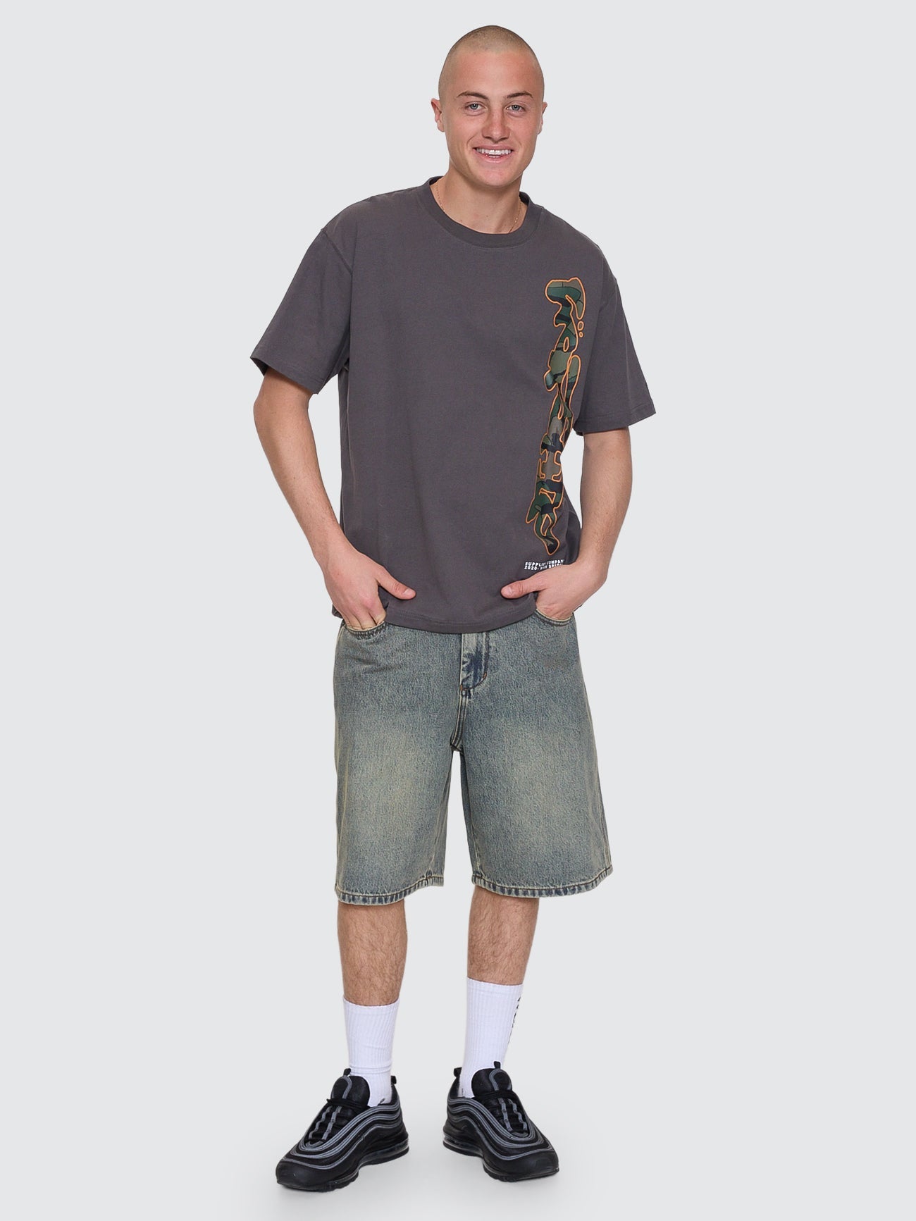 Plain Sight Tee Worn Black - Image 4