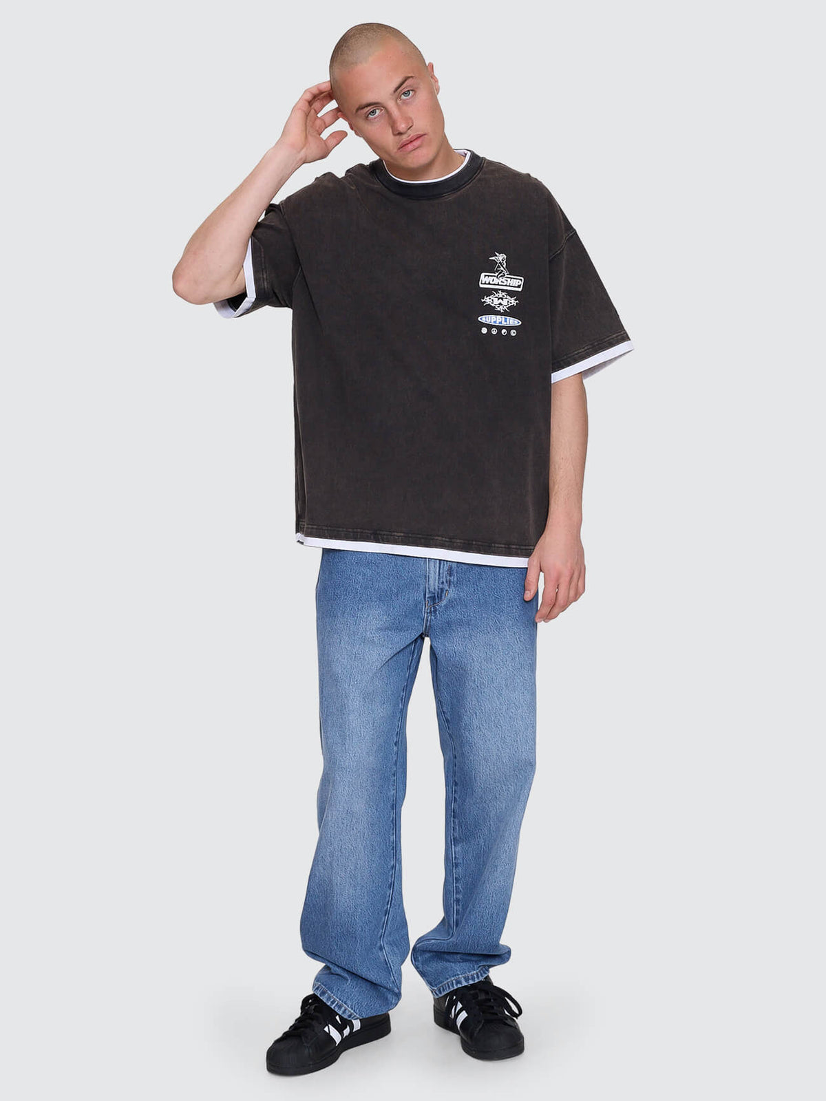 Is This It Box Fit Cropped Layer Tee Washed Black - Image 9