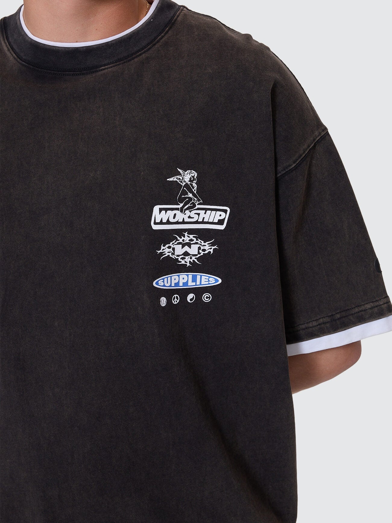 Is This It Box Fit Cropped Layer Tee Washed Black - Image 3