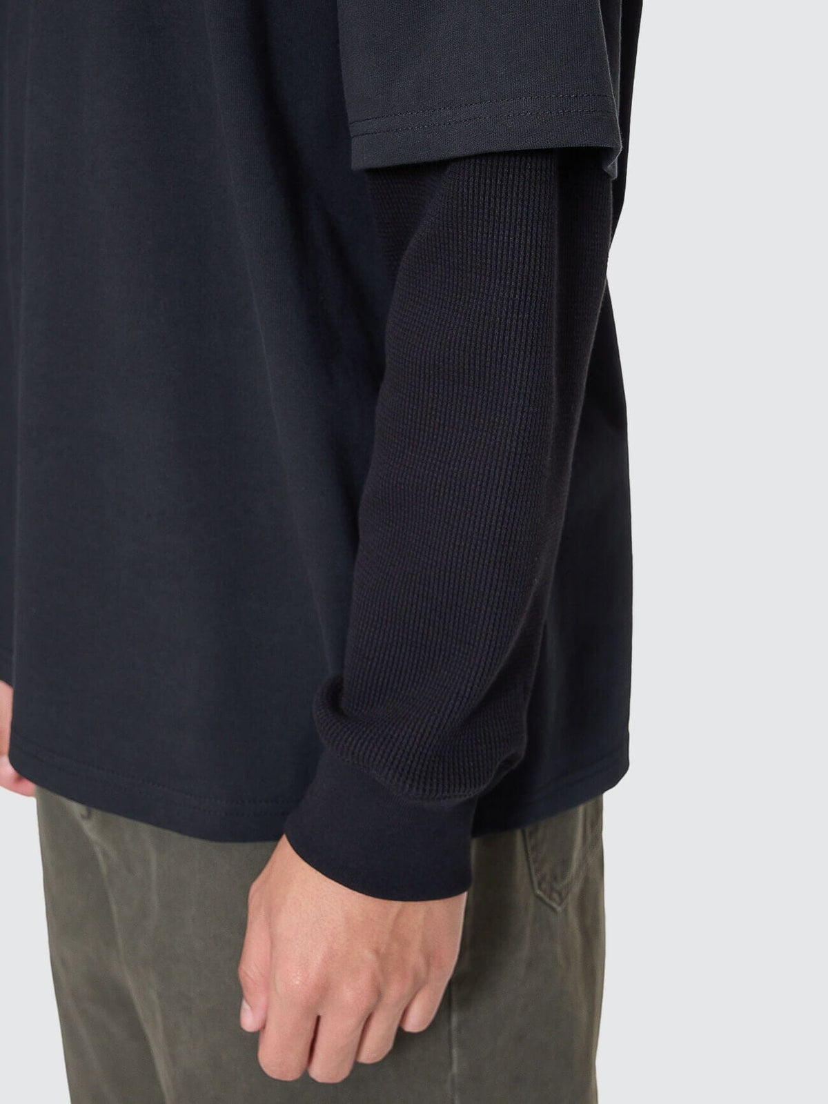 Mens Web Of Deceit Layer Box Crop Oversize Long Sleeve T Shirt Faded Black - Image 2