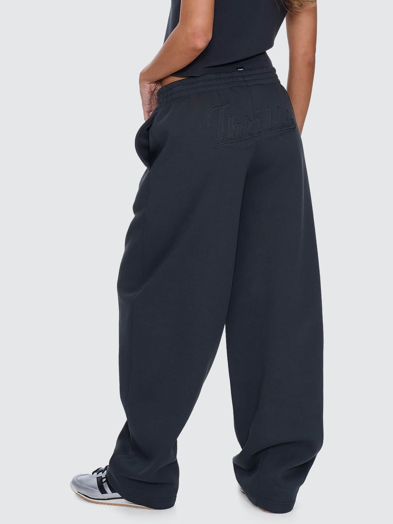 Womens Playmaker Track Pant Carbon - Image 3