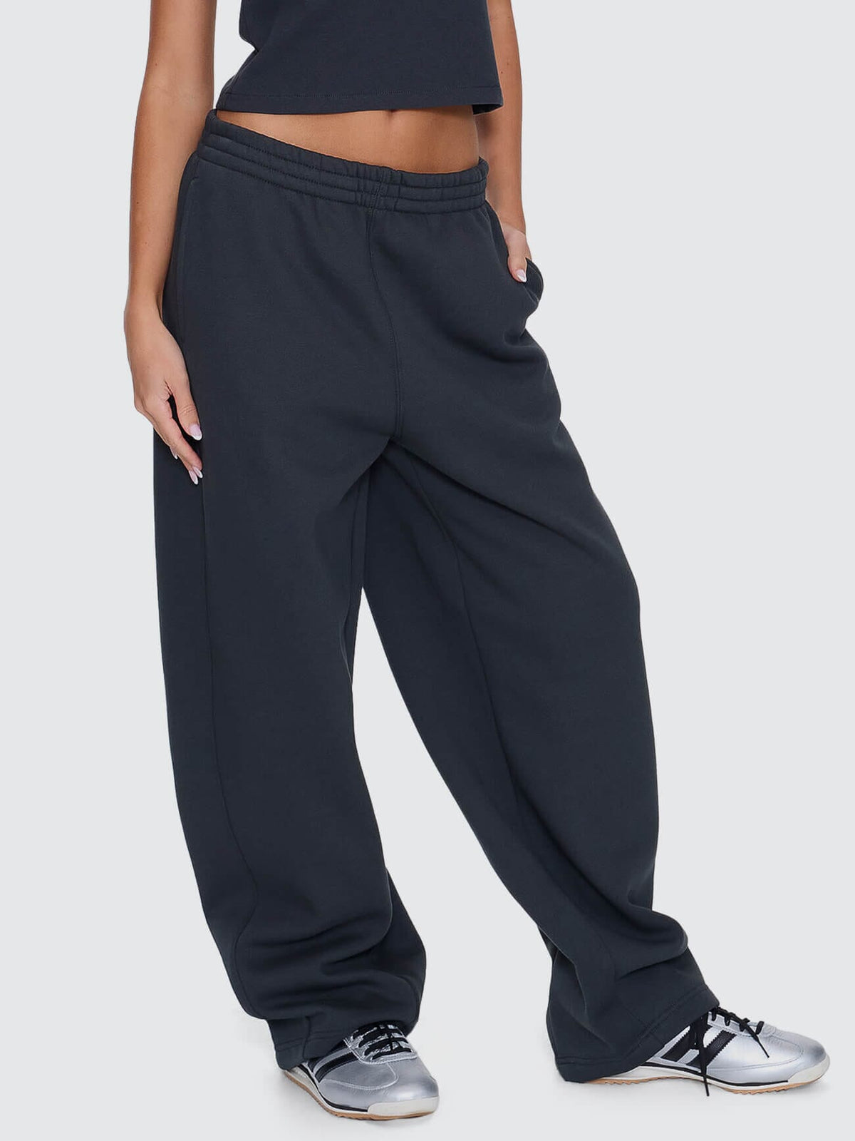 Womens Playmaker Track Pant Carbon - Image 4