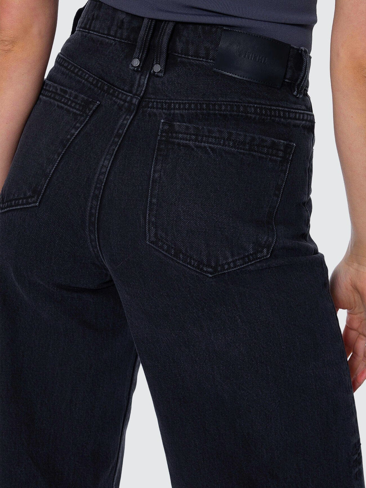 Womens Hunter High Rise Wide Denim Aged Black - Image 5