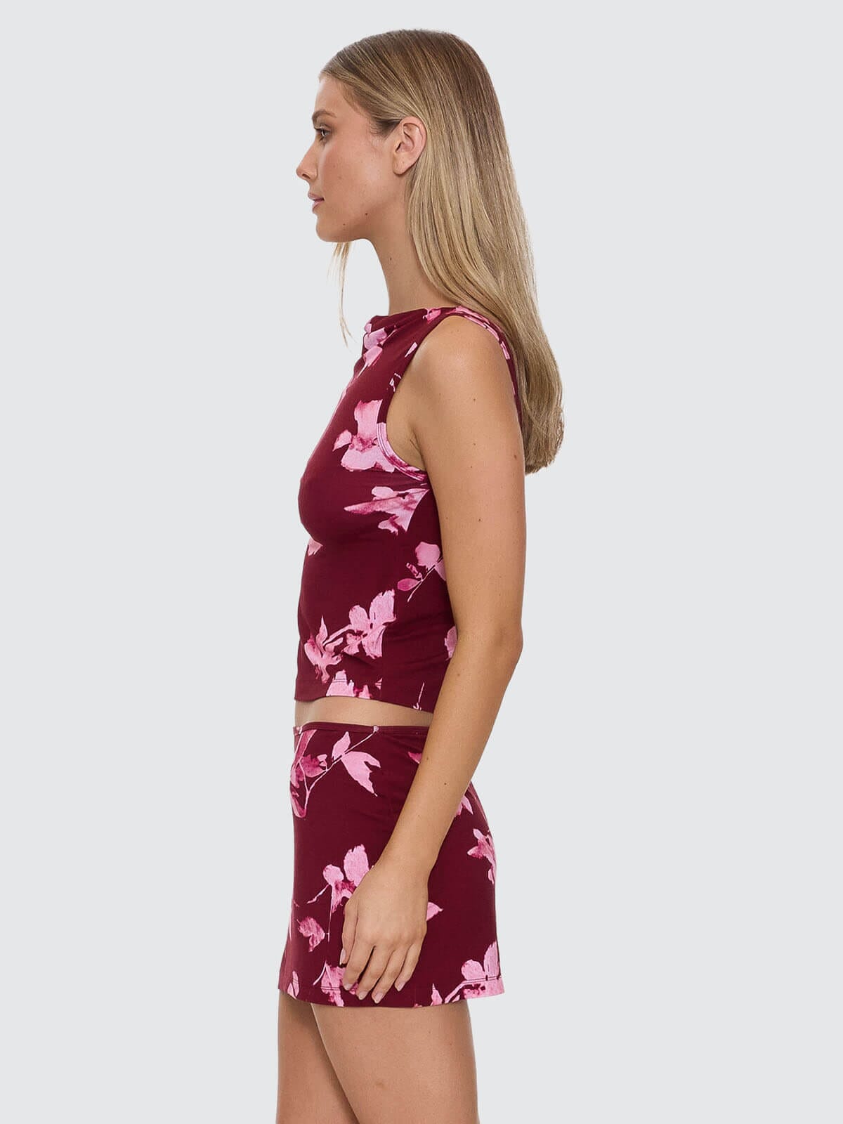 Mens Full Bloom Singlet Pomegranate - Image 3