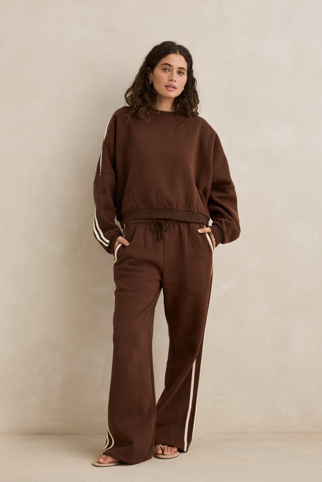 Contrast Sweatshirt Brown - Image 1
