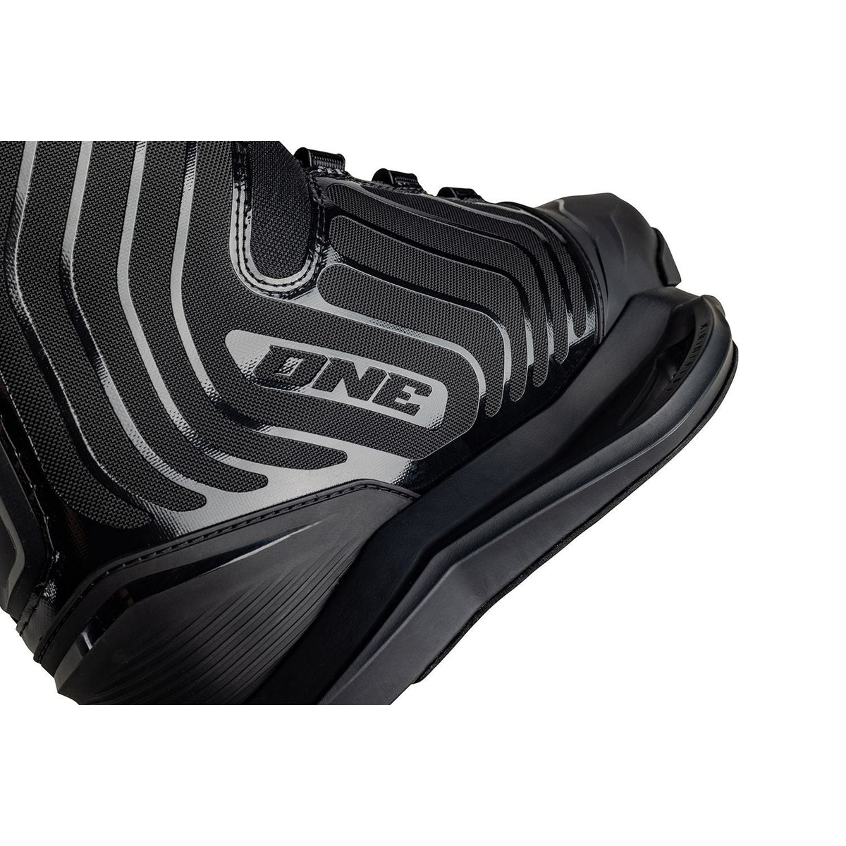 One Legacy Core Wakeboard w/ One Boot Package - Image 23