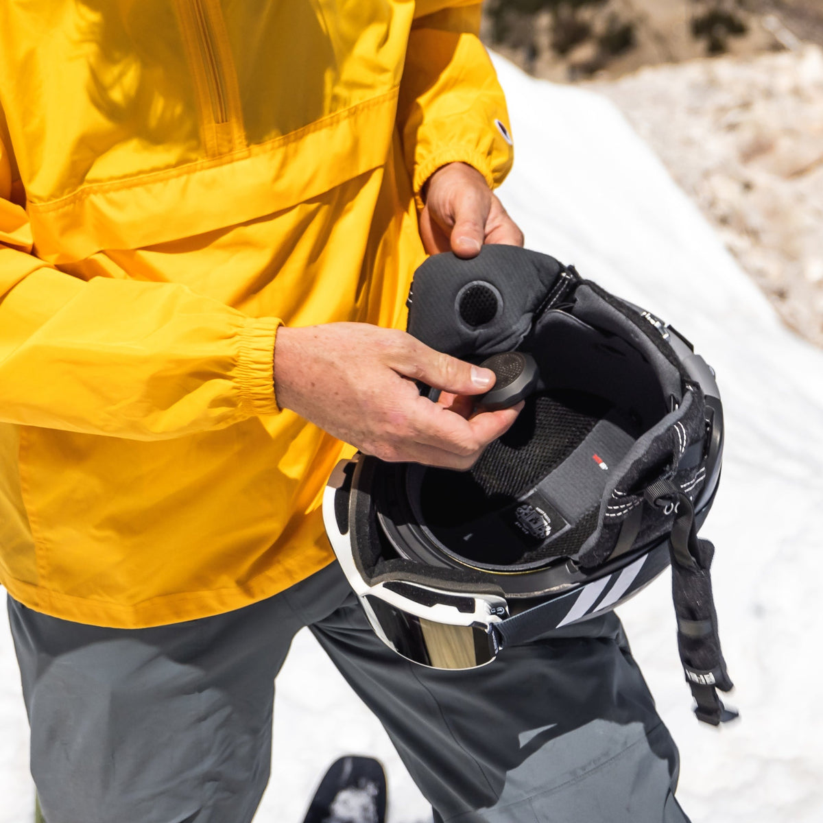 Chips Ultra 2.0 Wireless Snow Helmet Audio
