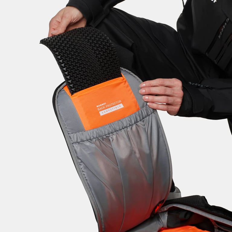 Womens Nirvana 28 Backpack - Image 6