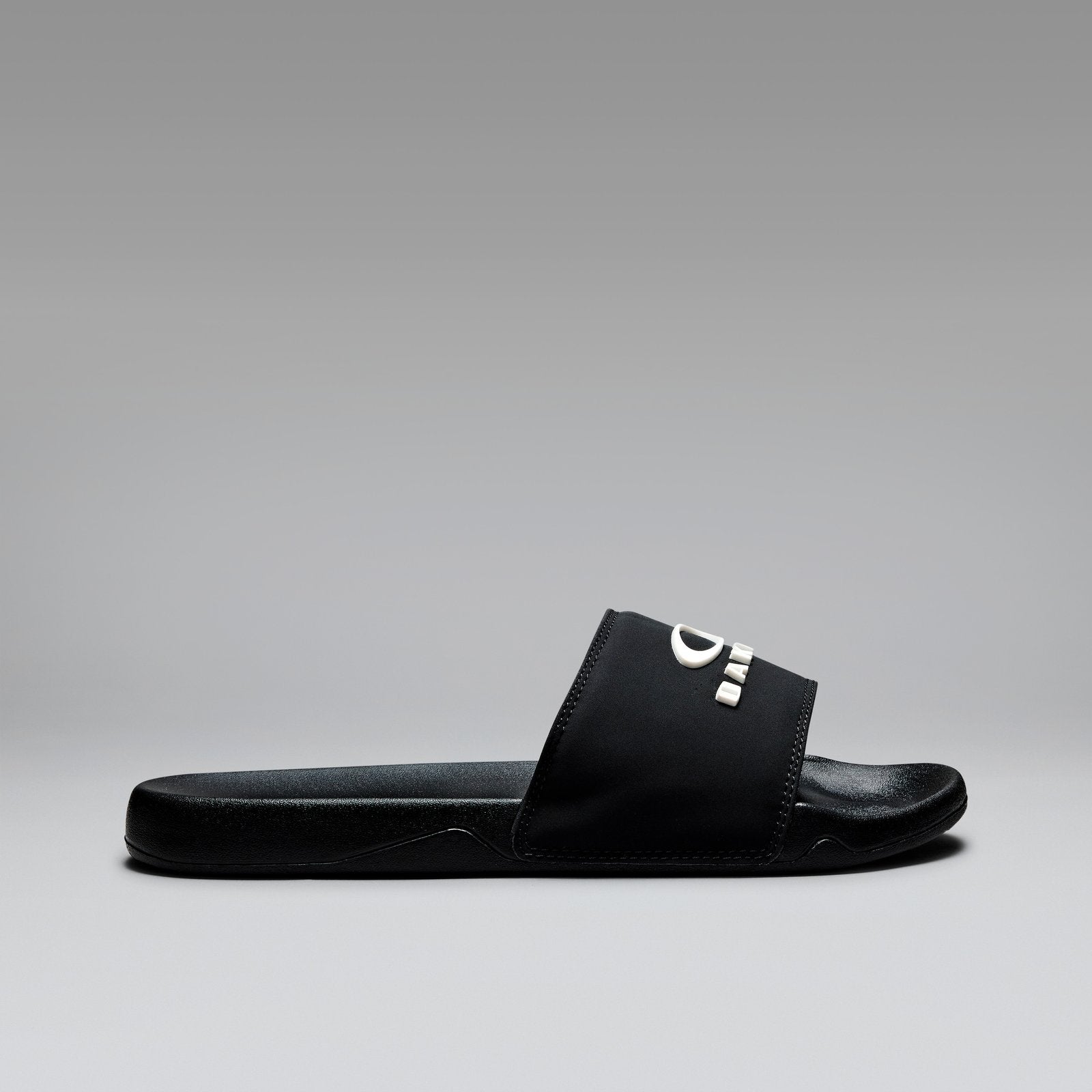 Zuma Slide Black / White - Image 1