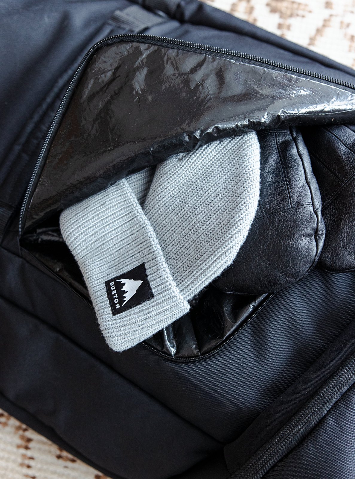 Wheelie Flight Attendant Snowboard Bag True Black - Image 11