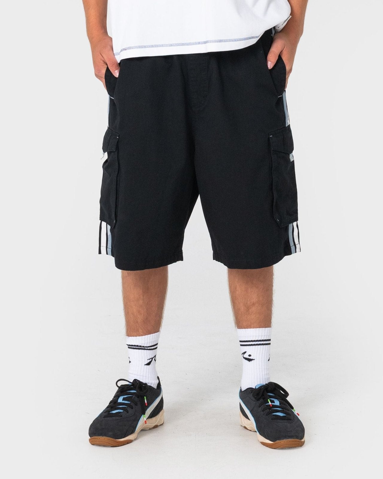 8-Ball 24" Black - Image 2