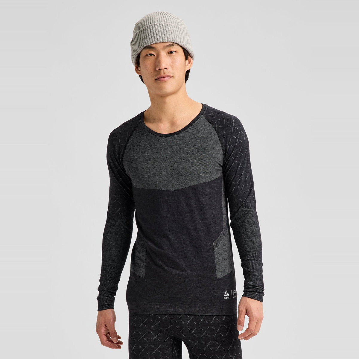 Mens [Ak] Slokar Crewneck Fleece True Black/Gray Cloud - Image 2