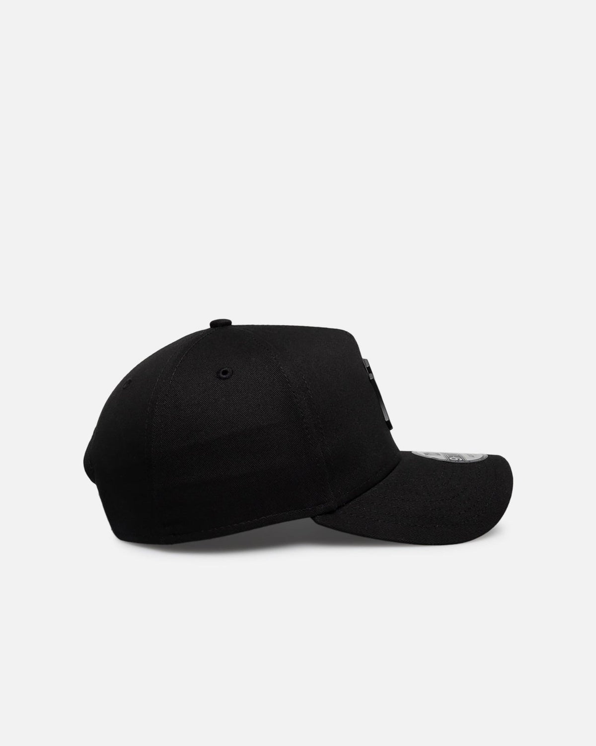 New York Yankees 9FORTY A-Frame Snapback - Black Metal Badge - Image 3