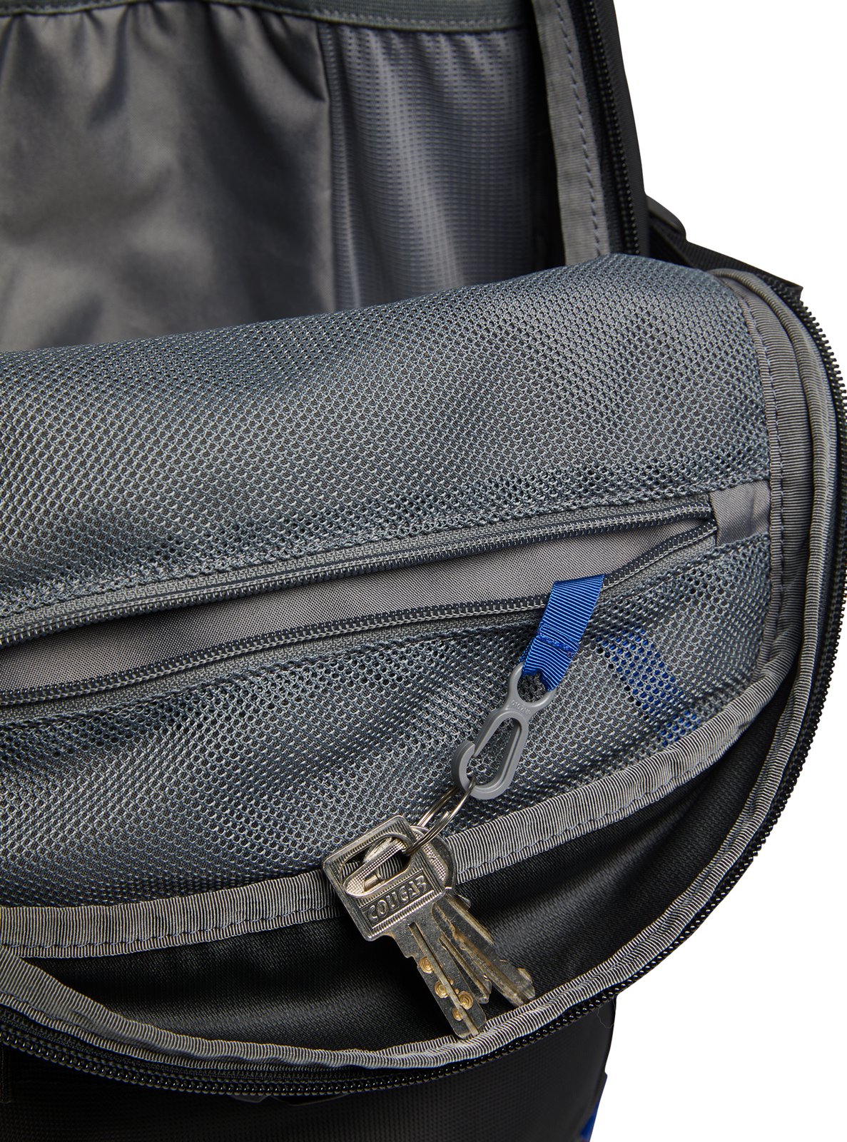 Day Hiker 22L Backpack True Black - Image 3