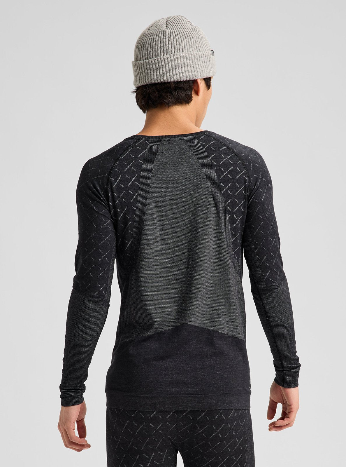 Mens [Ak] Slokar Crewneck Fleece True Black/Gray Cloud - Image 3