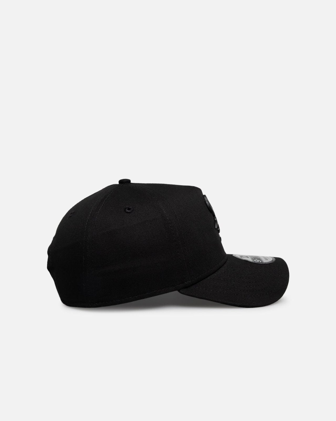 Chicago White Sox 9FORTY A-Frame Snapback - Black Metal Badge - Image 3