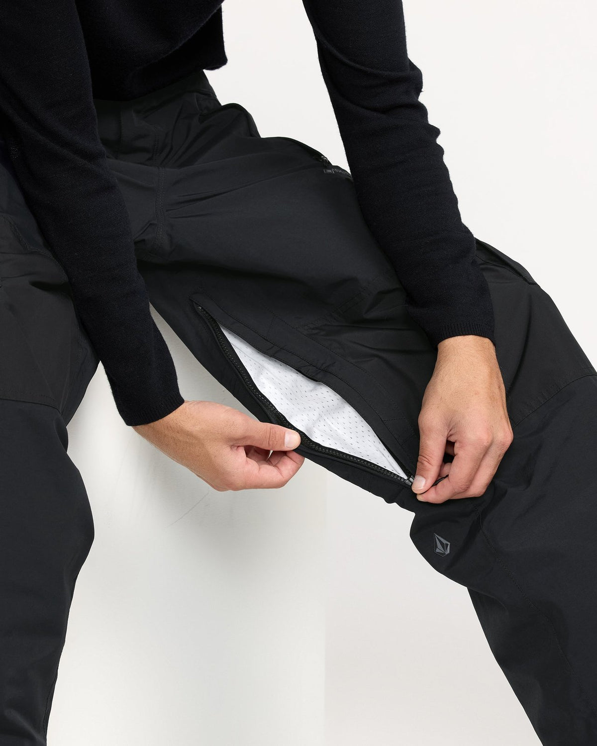 Mens Longo Gore-Tex Pant Black - Image 4