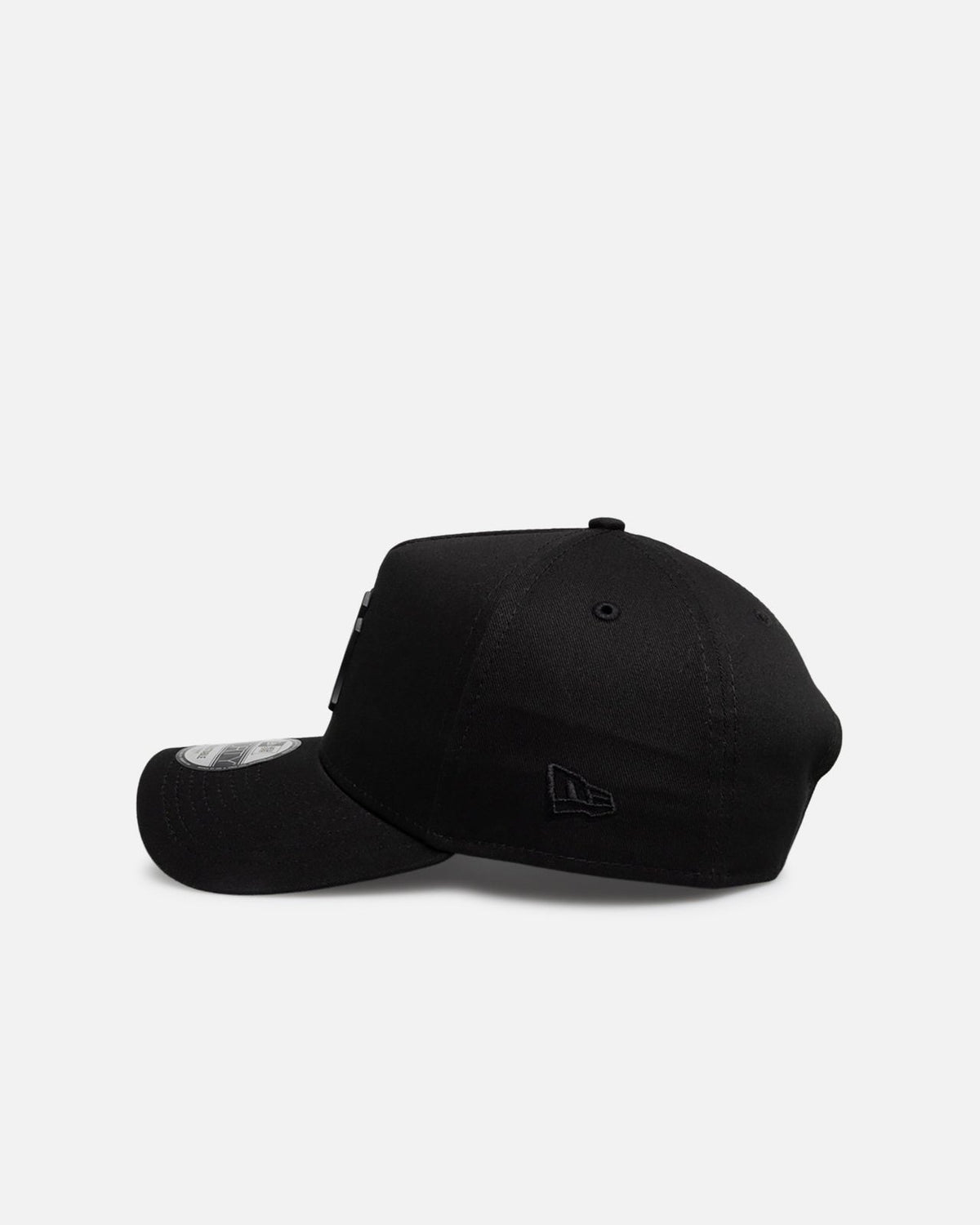 New York Yankees 9FORTY A-Frame Snapback - Black Metal Badge - Image 4