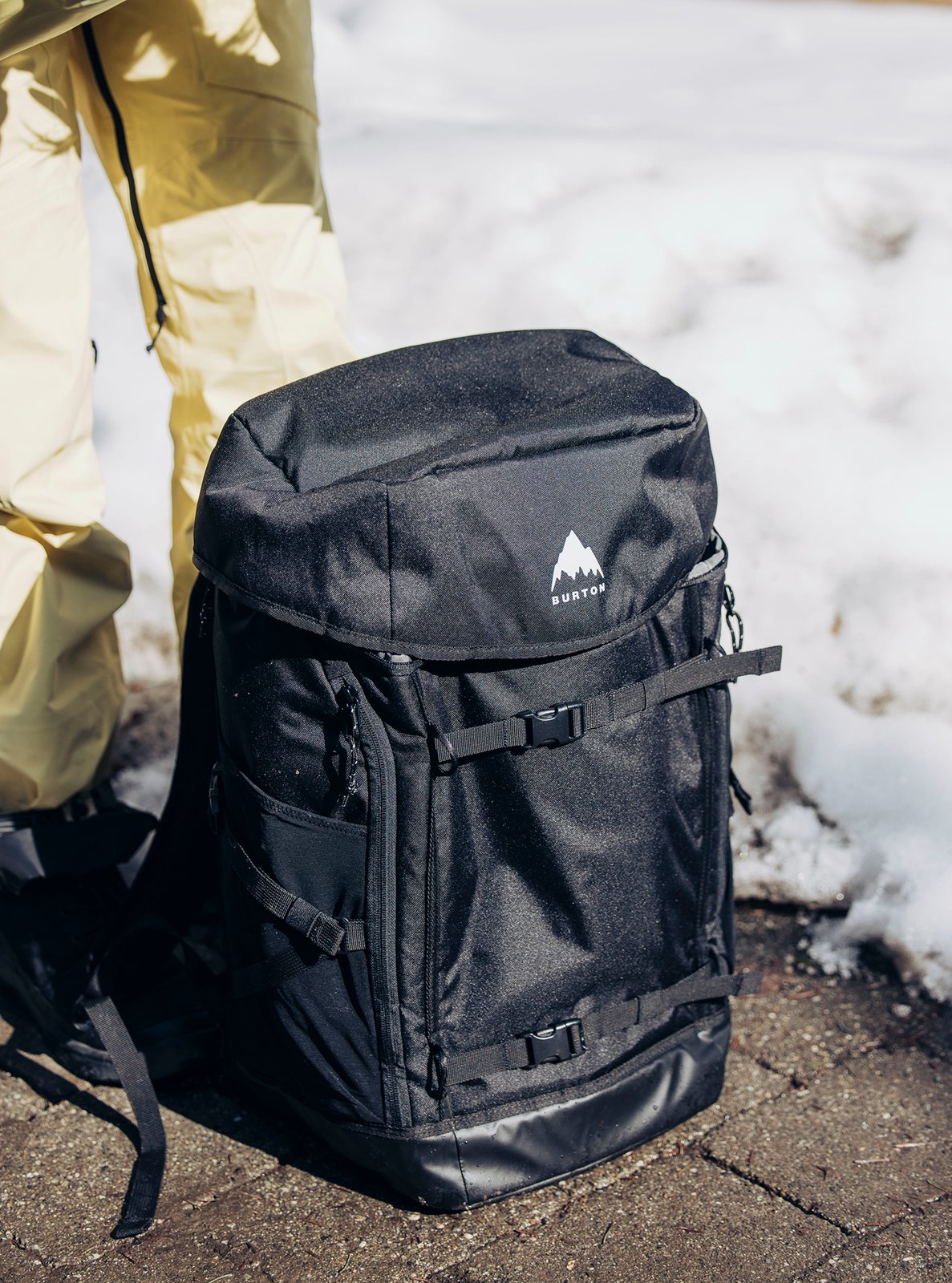 Gig Boot 48L Pack True Black - Image 5