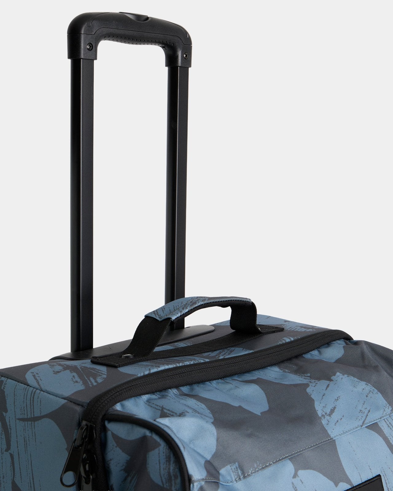 Patch Attack Luggage Roller Blue - Image 6