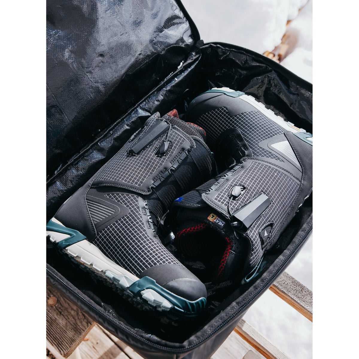 Gig 70L Duffel Bag True Black - Image 8