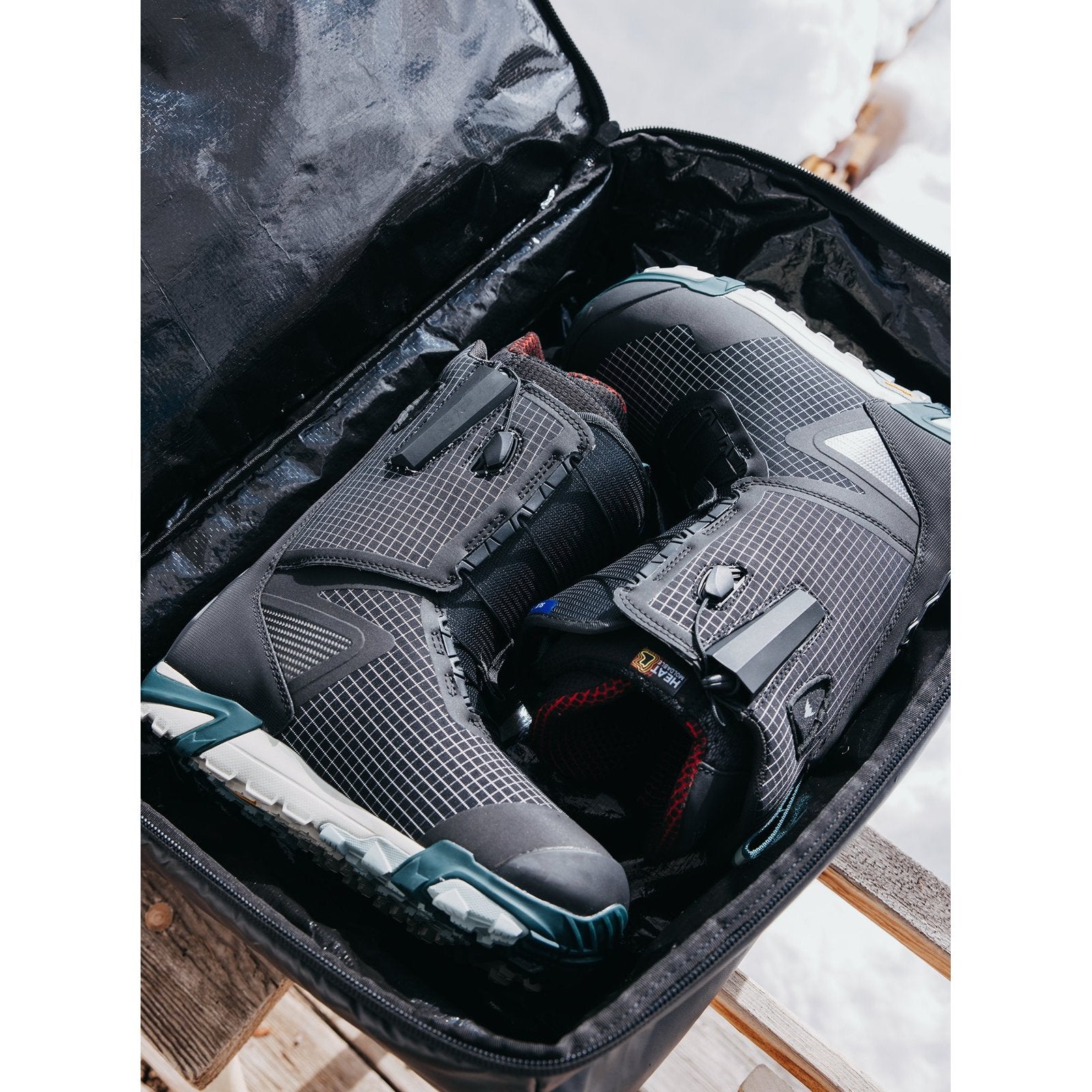 Gig 70L Duffel Bag True Black - Image 8
