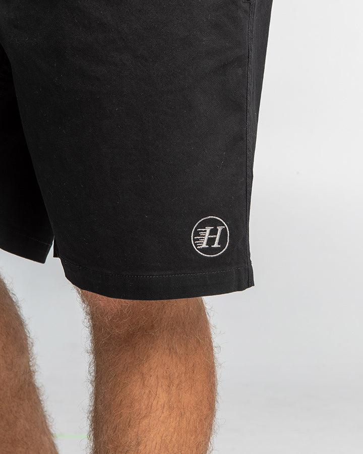 The Basic Chino 19"