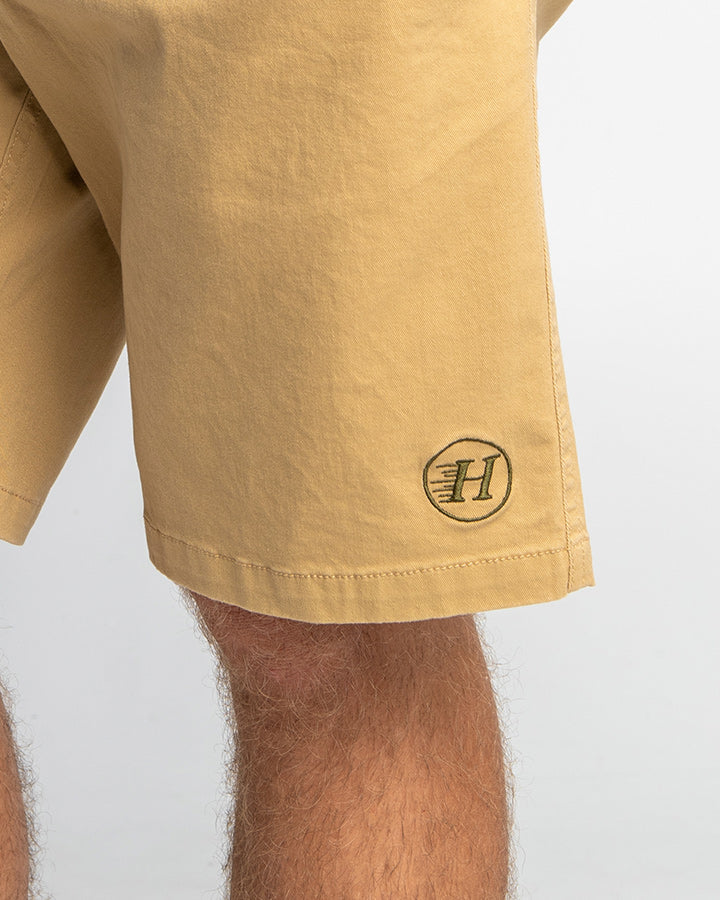 The Basic Chino 19"