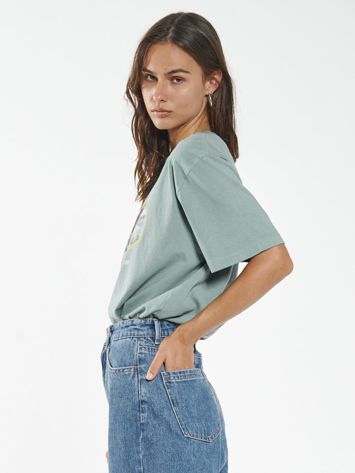 CASSIDY'S MERCH TEE