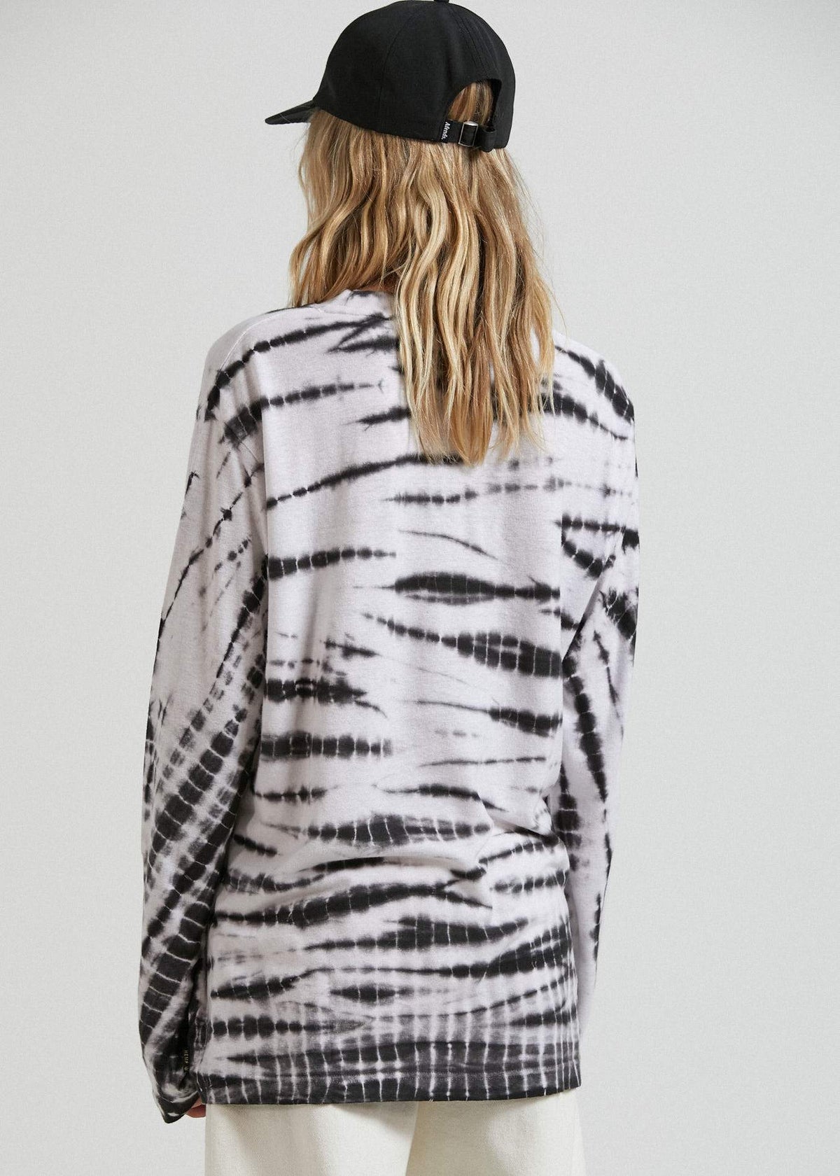 Afends Hannah  - Hemp Dyed Long Sleeve T-Shirt - Black Black