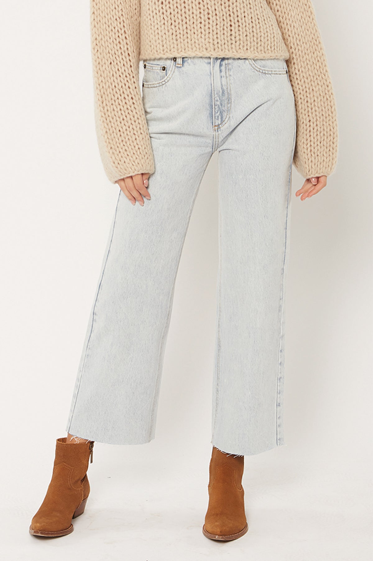 Amuse Society GABI CROP FLARE WVN DENIM PANT Sunfade wash