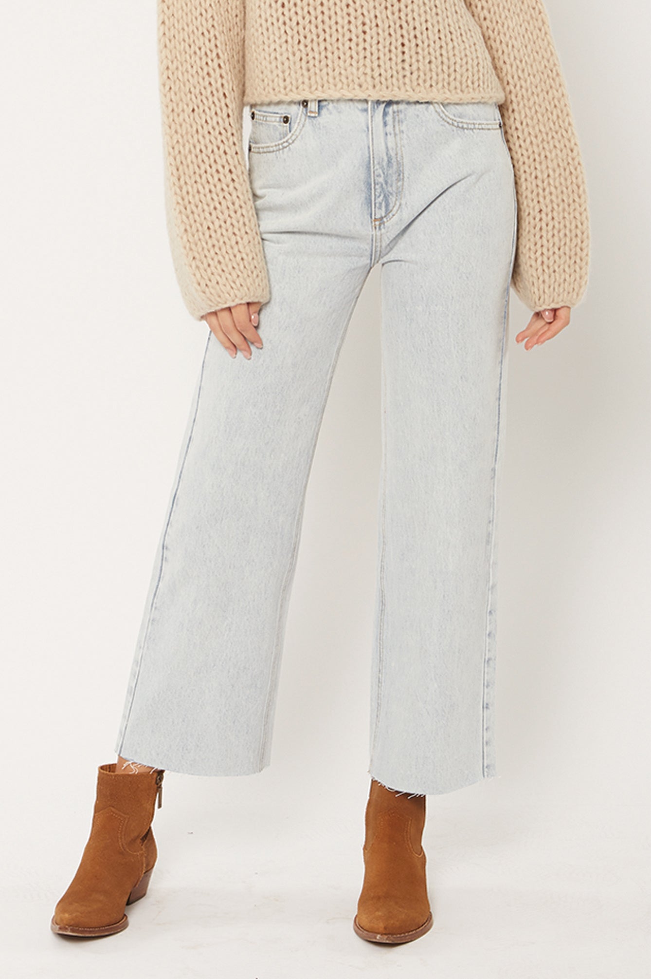 Amuse Society GABI CROP FLARE WVN DENIM PANT Sunfade wash