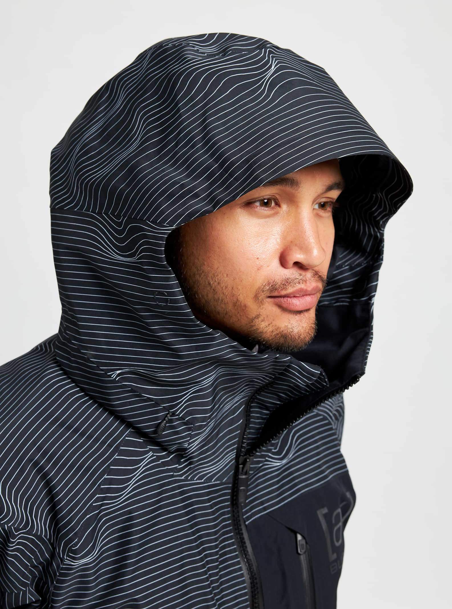 Burton [ak] GORE-TEX Cyclic Jacket 2022 Logo lines