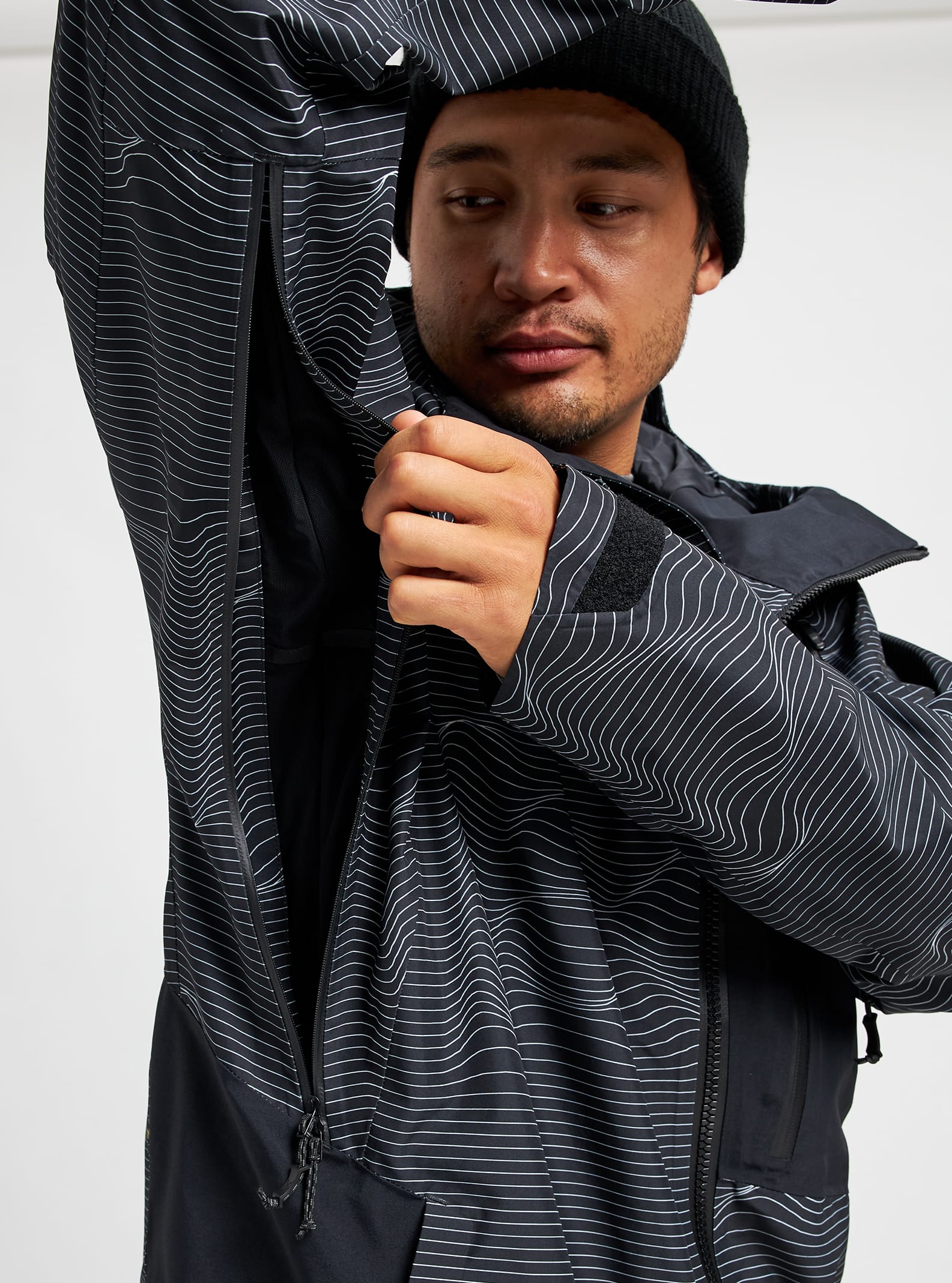 Burton [ak] GORE-TEX Cyclic Jacket 2022 Logo lines