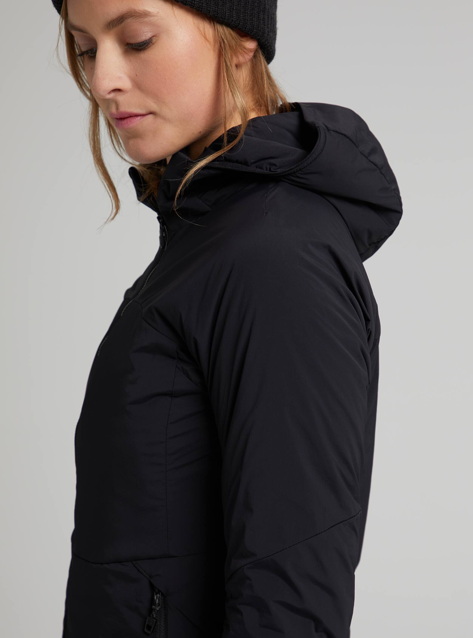 Burton [ak] Helium Hooded Stretch Insulated Jacket 2022 True black