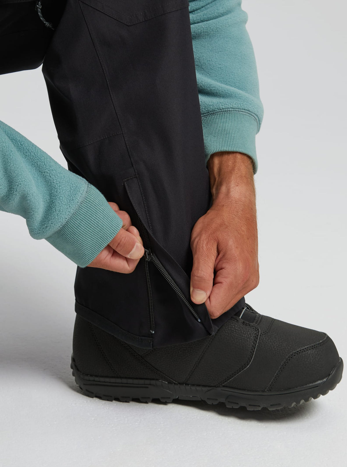 Burton Men's Burton Reserve GORE-TEX 2L Bib Pants True Black