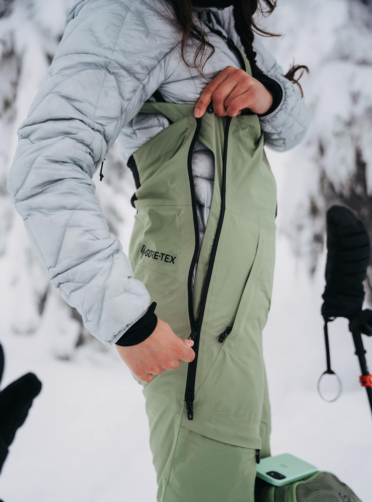 Burton Women's Burton [ak] Kimmy GORE-TEX 2L Bib Pants Hedge Green