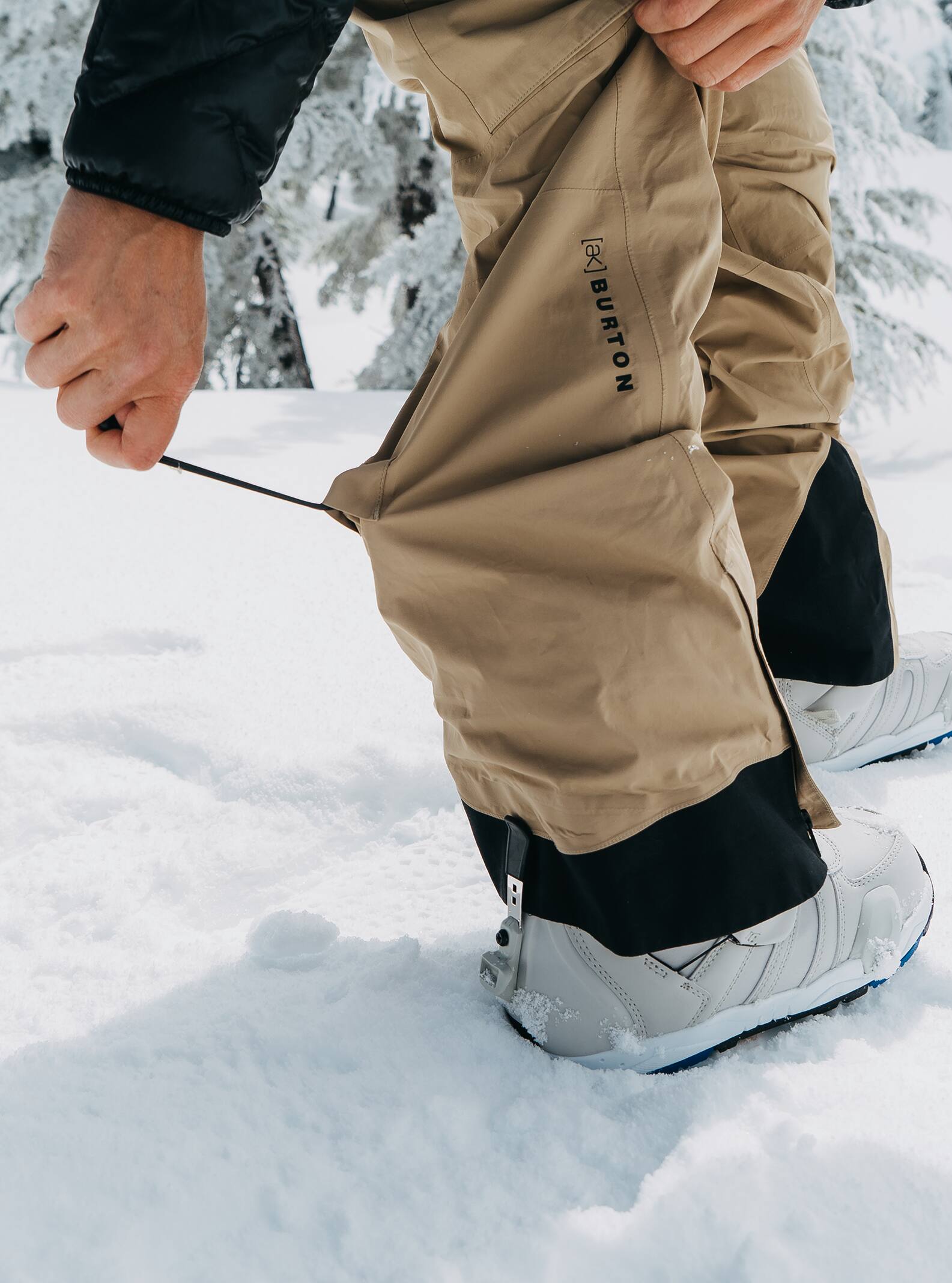 Burton Women's Burton [ak] Kimmy GORE-TEX 2L Bib Pants Kelp