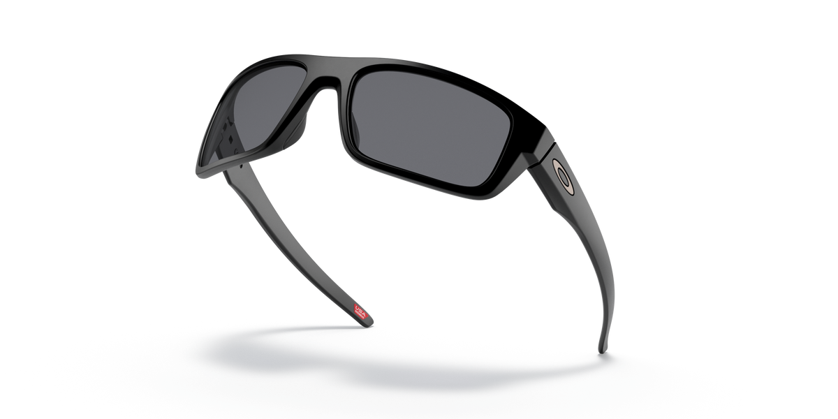 Oakley Drop Point™ Matte black w/ grey lens