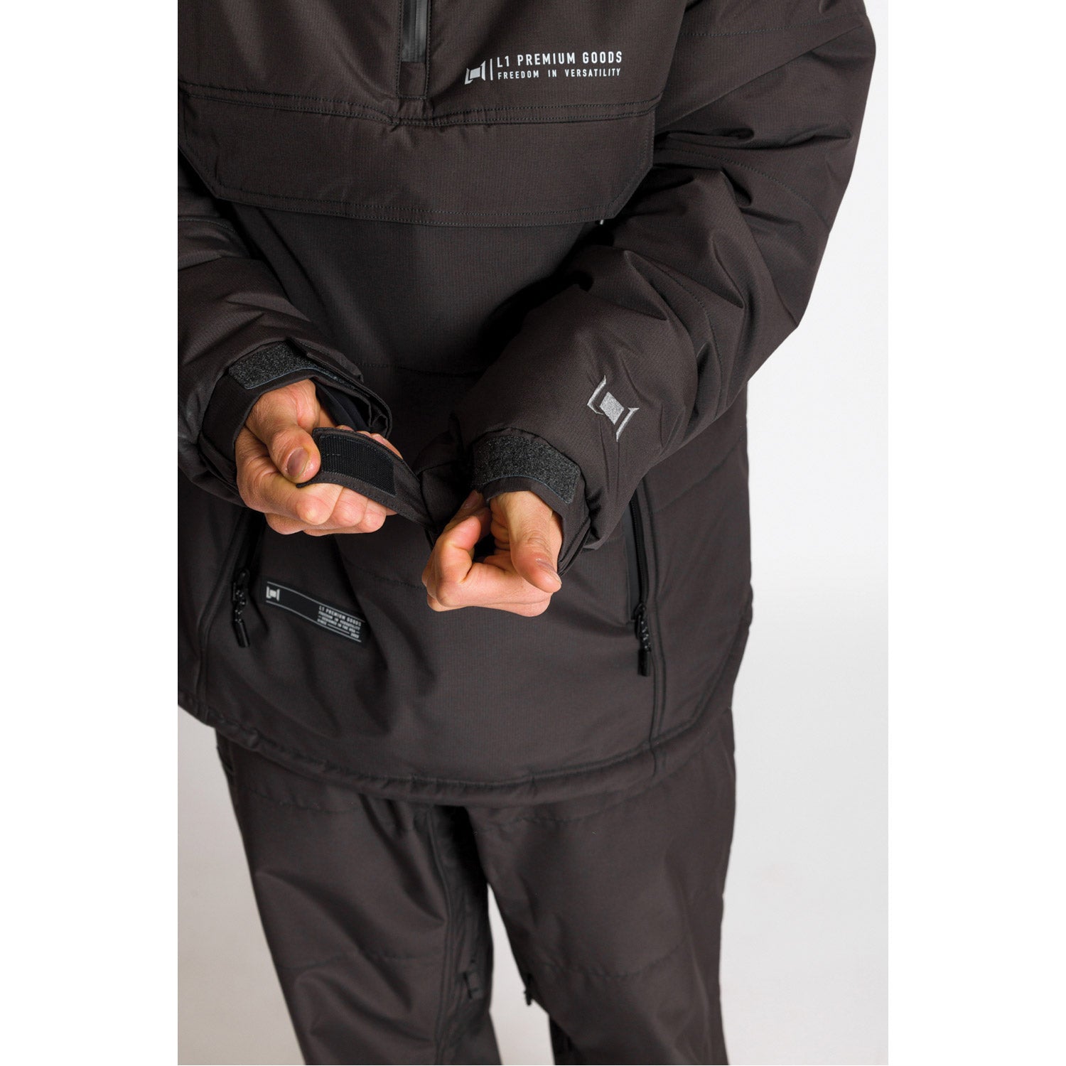 L1 Aftershock Snowboard Jacket  Black