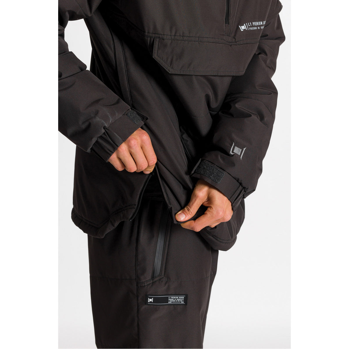 L1 Aftershock Snowboard Jacket  Black