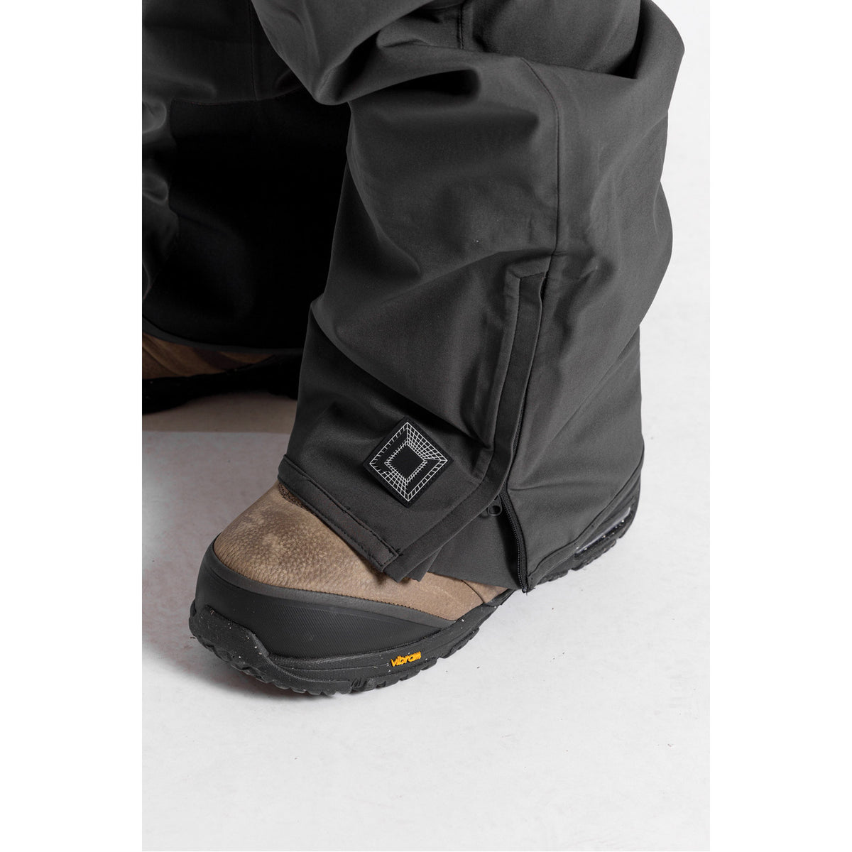 L1 Huron Bib Pant Ultra Phantom