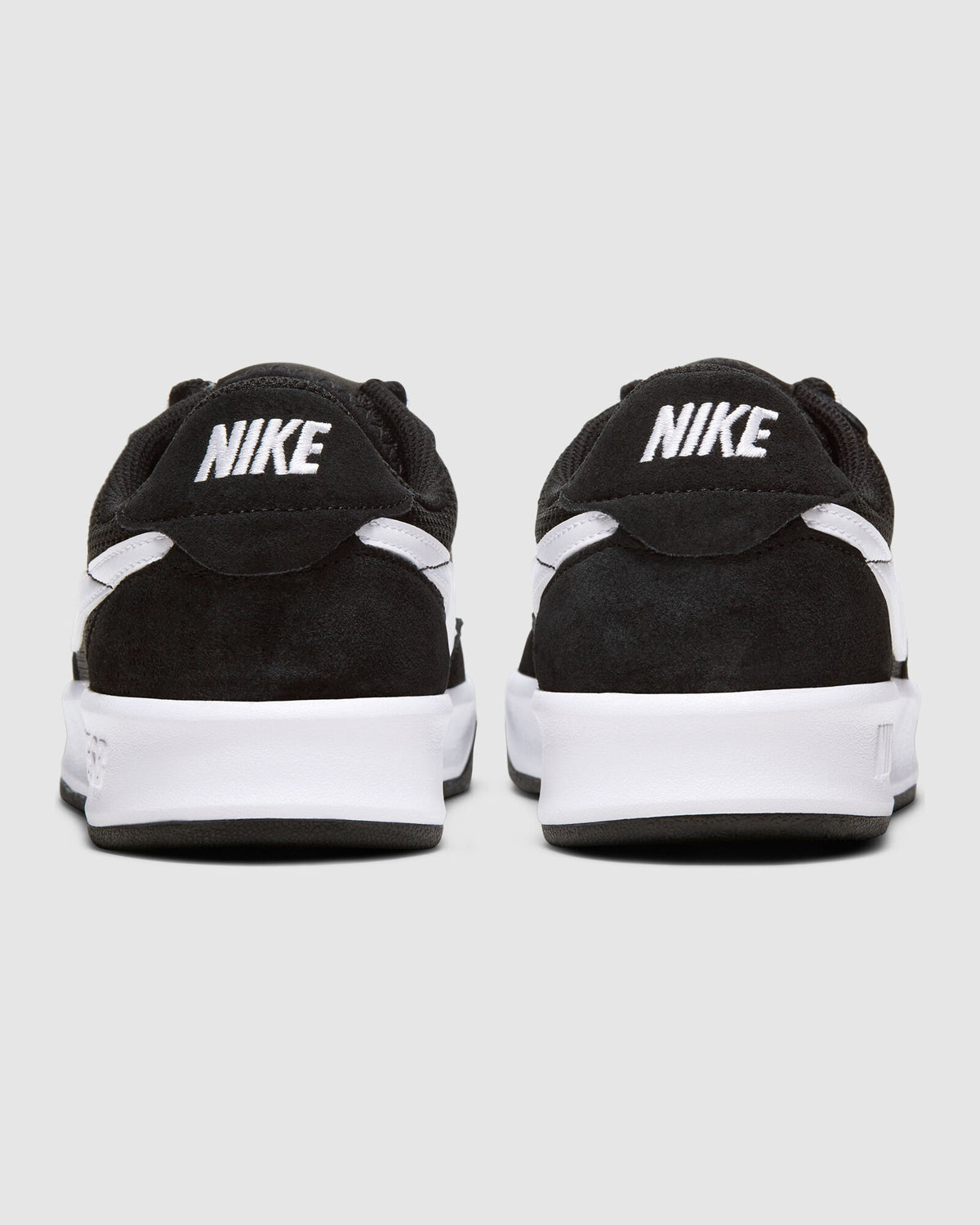 Nike SB Adversary