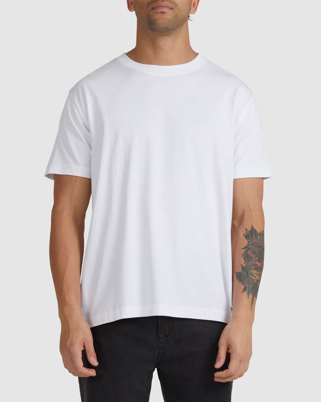 RVCA CROSSED OUT SS TEE WHITE