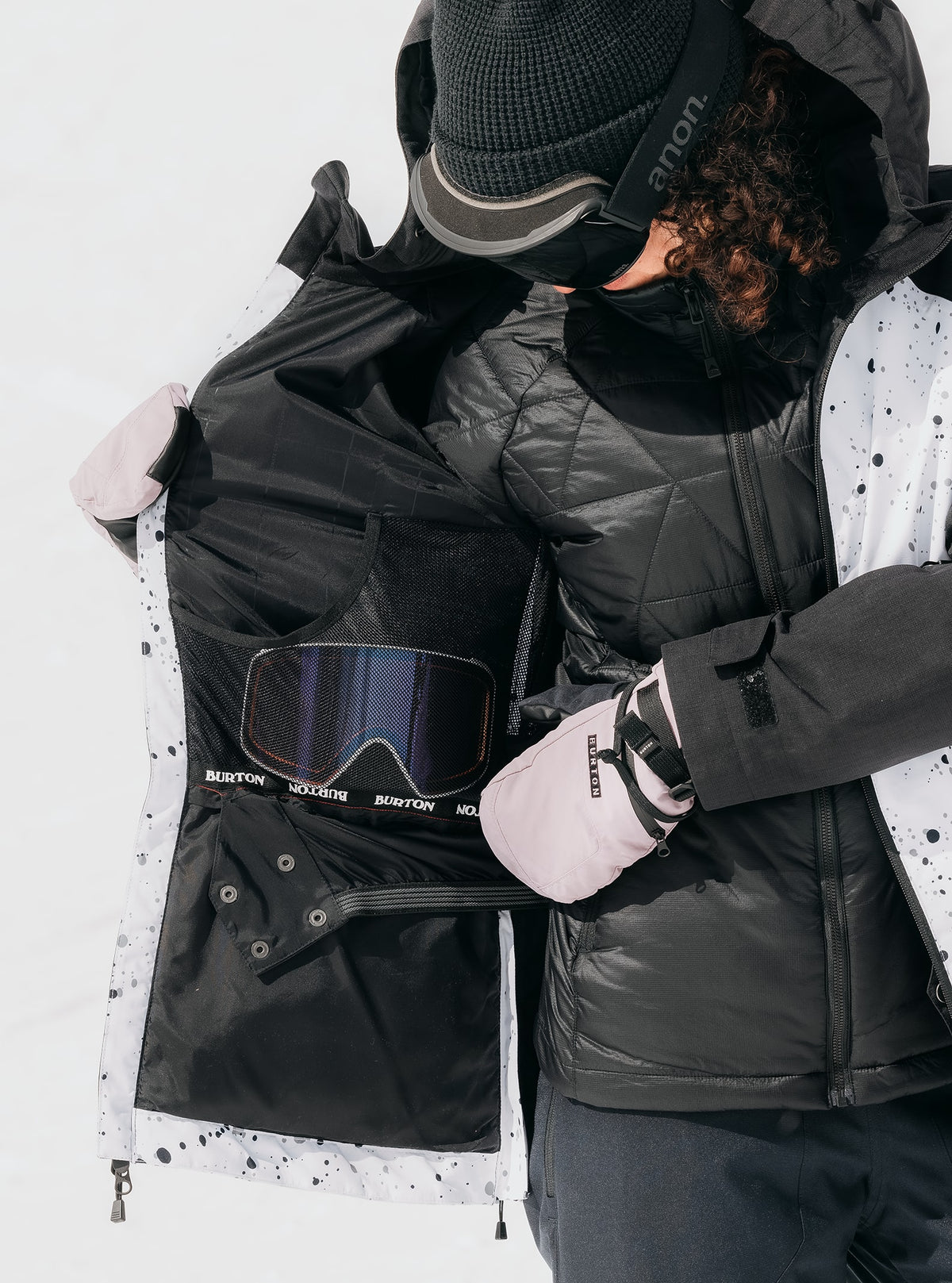 Burton Women's Burton Lalik 2L Jacket Stout White Spatter/True Black