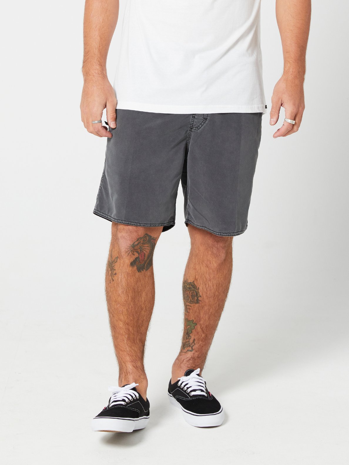 Volcom Center 17" Trunks - Military Black